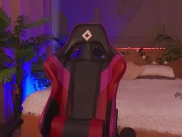 devilinee on Chaturbate