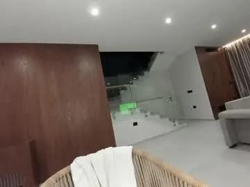 Freechat ehotlovea on Chaturbate