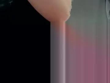 elodiecoquine1 on Chaturbate