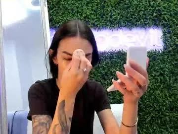 Freechat hotfallingdevil on Chaturbate