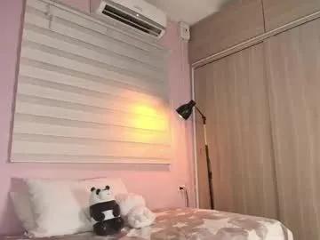 Freechat keila_hott20 on Chaturbate