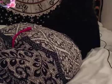 laceyblack42069 — buzz for my attention! just layin around :3 #bigboobs #lovense #bigass #chubby #natural