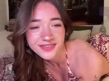 Freechat lolariv on Chaturbate