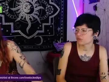 lovelockedlips on Chaturbate