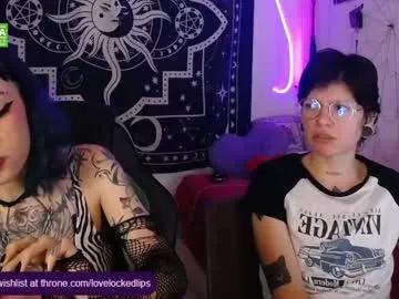 lovelockedlips on Chaturbate