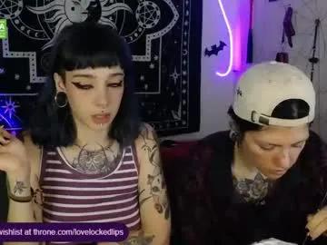 lovelockedlips on Chaturbate