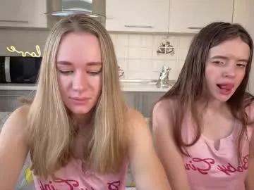 Freechat magical_mermaids on Chaturbate