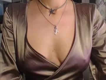 mariana_mur —  #longlegs #pantyhose #cute #plug #dance #pussy [15000 tokens remaining]