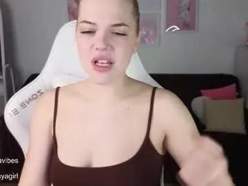 Freechat maya_blonde18 on Chaturbate
