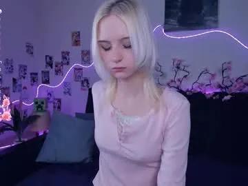 megan_chan — GOAL: lift up my top [44 tokens remaining] Welcome to my room! #shy #skinny #18 #cute #lovense