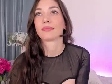 monifoxy on Chaturbate