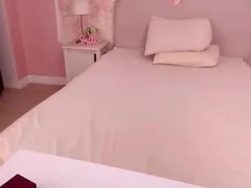 oneblondenicole on Chaturbate