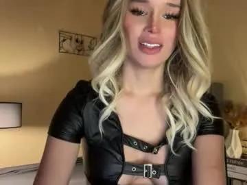 surprisecockmia on Chaturbate