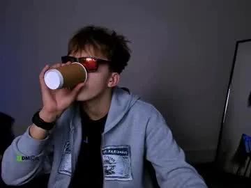 Freechat travis_wolf_ on Chaturbate