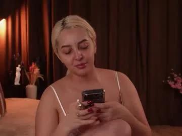 Freechat victoriamorrone on Chaturbate