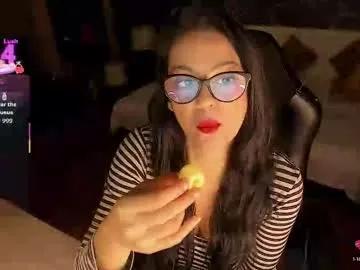 xlaracroftx on Chaturbate