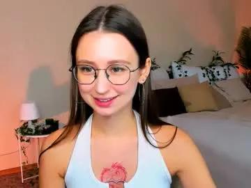 Freechat yourlovelystoryy on Chaturbate