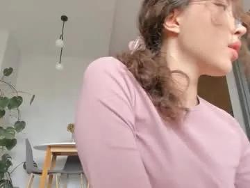Freechat yours_meyy on Chaturbate