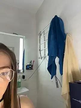 -SweetDi- on StripChat