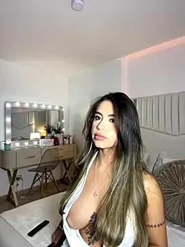 _laura_02 on StripChat