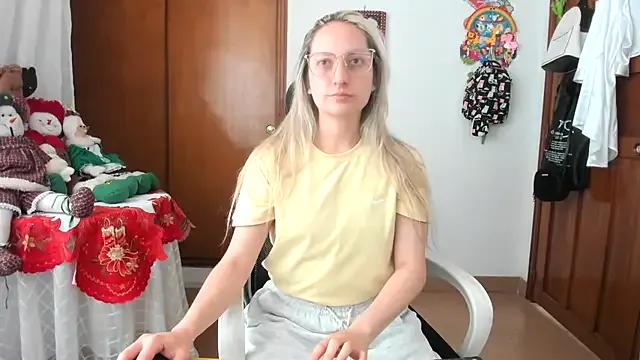 Adele_johnsonn1 — My horny kitty need ur vibe