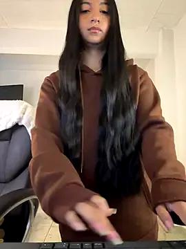 aly_golden_ on StripChat