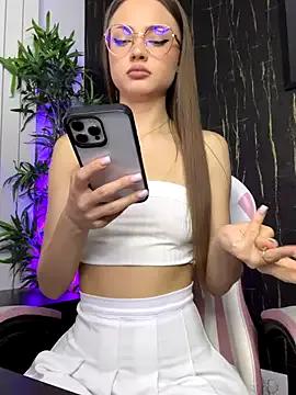 Freechat AlyseReuse on StripChat