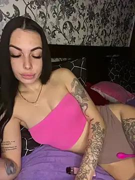 Freechat Bella_R0se on StripChat