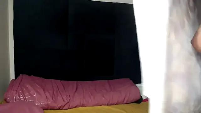 Busty-Londie on StripChat