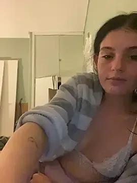 Camwithchlox on StripChat