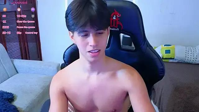 Freechat carl_dixon on StripChat