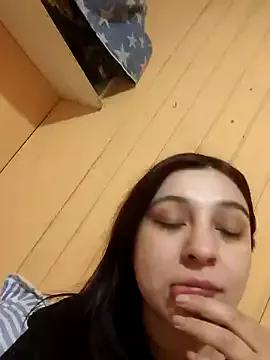 Freechat caronicole77 on StripChat
