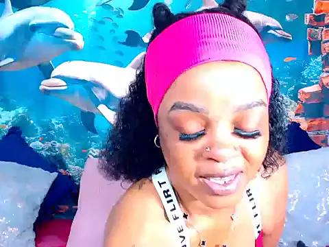 Cherrybootyjoy on StripChat