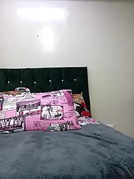 CurveyChocClitX5 on StripChat