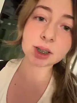 Freechat curvyflawless on StripChat