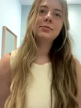 Freechat curvyflawless on StripChat