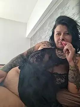 CurvyyAnna on StripChat