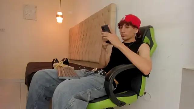 Darkknightx01 on StripChat