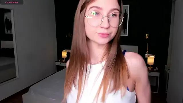 Freechat EditaBand on StripChat