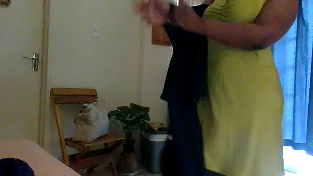 EROTIC_BARBIE28 on StripChat