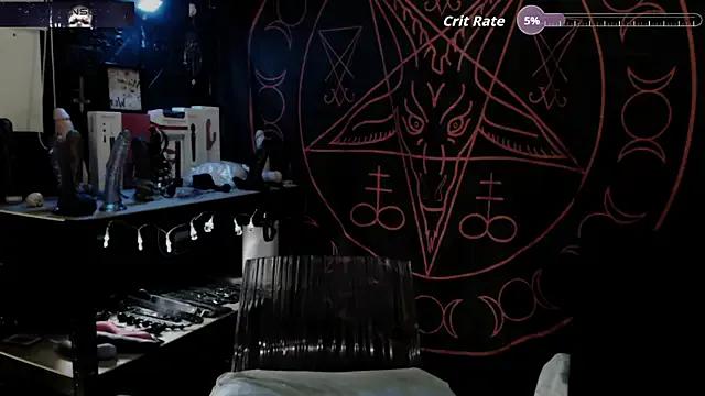 Evil_Queen_666 on StripChat