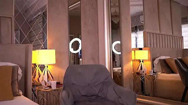 FrancescaDante on StripChat