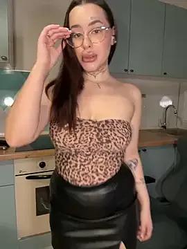 fuckdoll_18 on StripChat