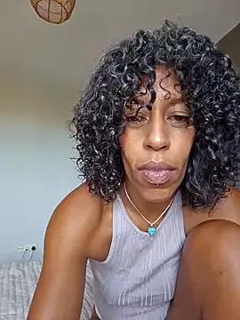 Goldenlace on StripChat