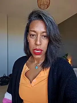 Goldenlace on StripChat