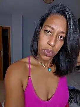 Goldenlace on StripChat