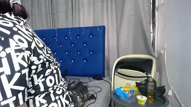 Freechat hornny_cougar on StripChat