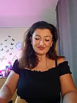 Hotangel75 on StripChat