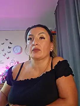 Hotangel75 on StripChat