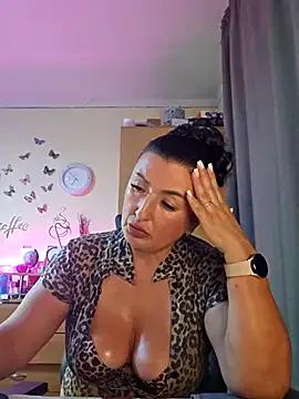 Hotangel75 on StripChat